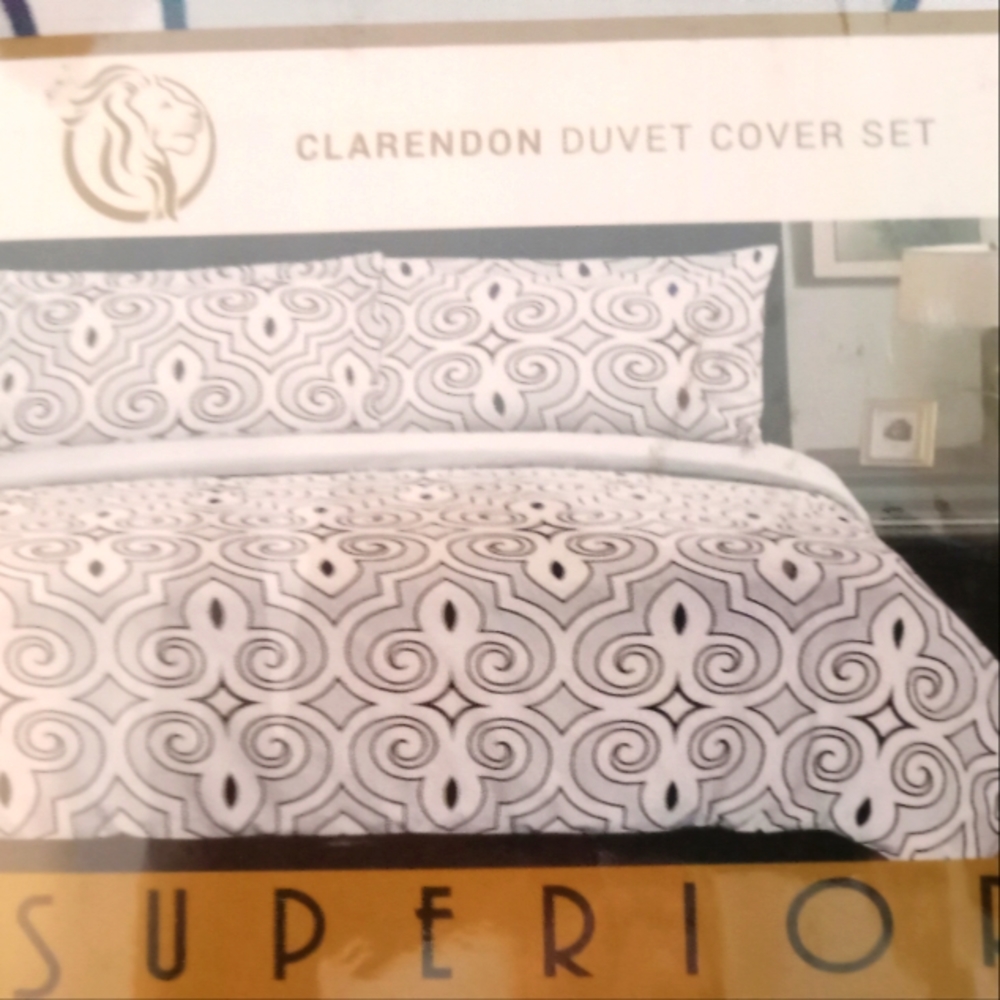 NEW Queen Duvet Cover, White & Blue Geometic/Art Deco